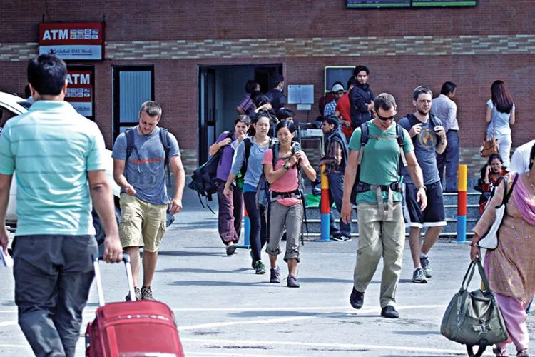 दोमुखामा थपिँदै पूर्वाधार : बढ्दो पर्यटकको आकर्षण