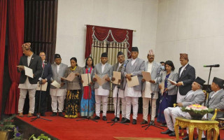 राप्रपाका नवनियुक्त मन्त्रीहरू शपथग्रहण पछि पशुपतिनाथ मन्दिरमा