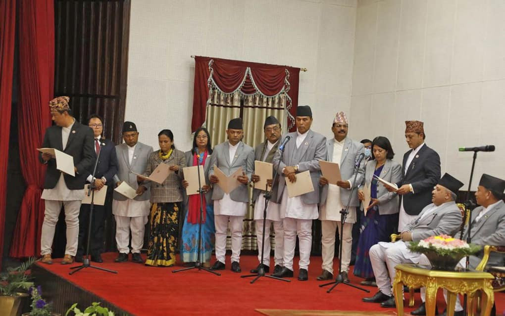 राप्रपाका नवनियुक्त मन्त्रीहरू शपथग्रहण पछि पशुपतिनाथ मन्दिरमा