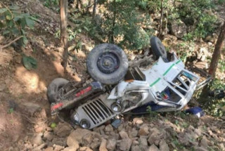 जीप दुर्घटना : ४  जनाकाे मृत्यु , १ जना घाइते