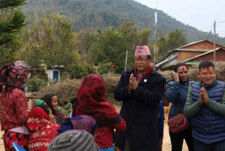 मतदाताहरुकाे पिरमर्का बुझेर विकास निर्माणमा लागिरहने प्रतिबद्धता : नेता गुरुङ