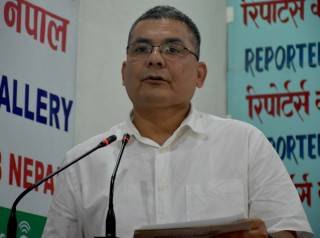 गणतन्त्र, संघीय खारेजीसहित ११ बुँदे माग राखेर दुर्गा प्रसाईंले गरे आन्दोलनको घोषणा