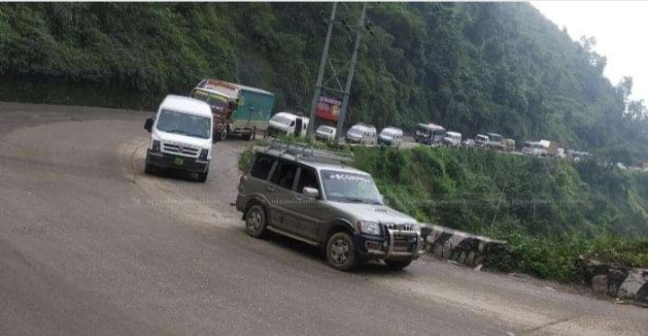 भाडा लिएर यात्रु बाेक्ने निजी गाडीलाई कारबाही गर्न गृहको निर्देशन