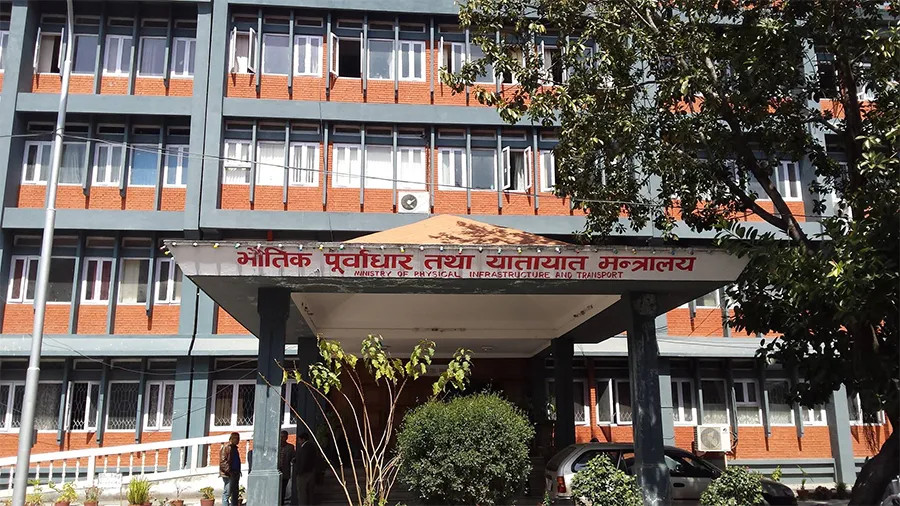 इजाजतपत्र नवीकरण गर्न निर्माण व्यवसायीलाई आग्रह