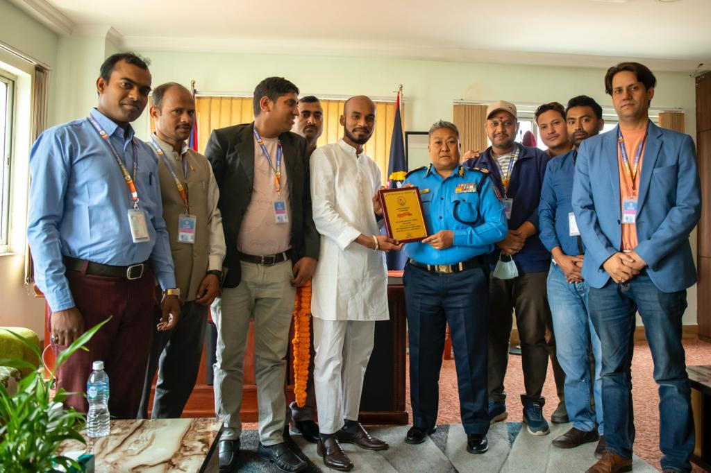 एआईजी  बन्न सफल नारी मिरा चौधरीलाई सत्मार्ग फाउन्डेसनद्वारा सम्मान