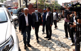 बालकोटमा सभामुखसहित प्रमुख ३ दलका शीर्ष नेताहरुको छलफल जारी