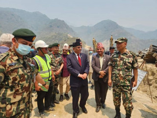 प्रधानमन्त्रीद्वारा महादेवटार र लेनडाडाको सुरुङ्गमार्ग निर्माणस्थल अवलोकन