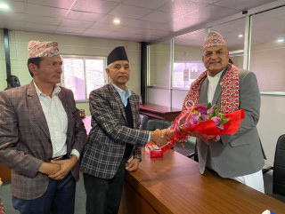 जि. स. स. महासंघ गण्डकीले मुख्य मन्त्रीलाई ज्ञापन पत्र बुझायो