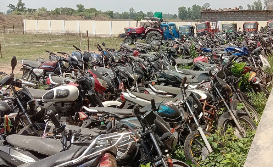 नवलपुर प्रहरीले बेच्यो रु ४१ लाखका सवारीसाधन