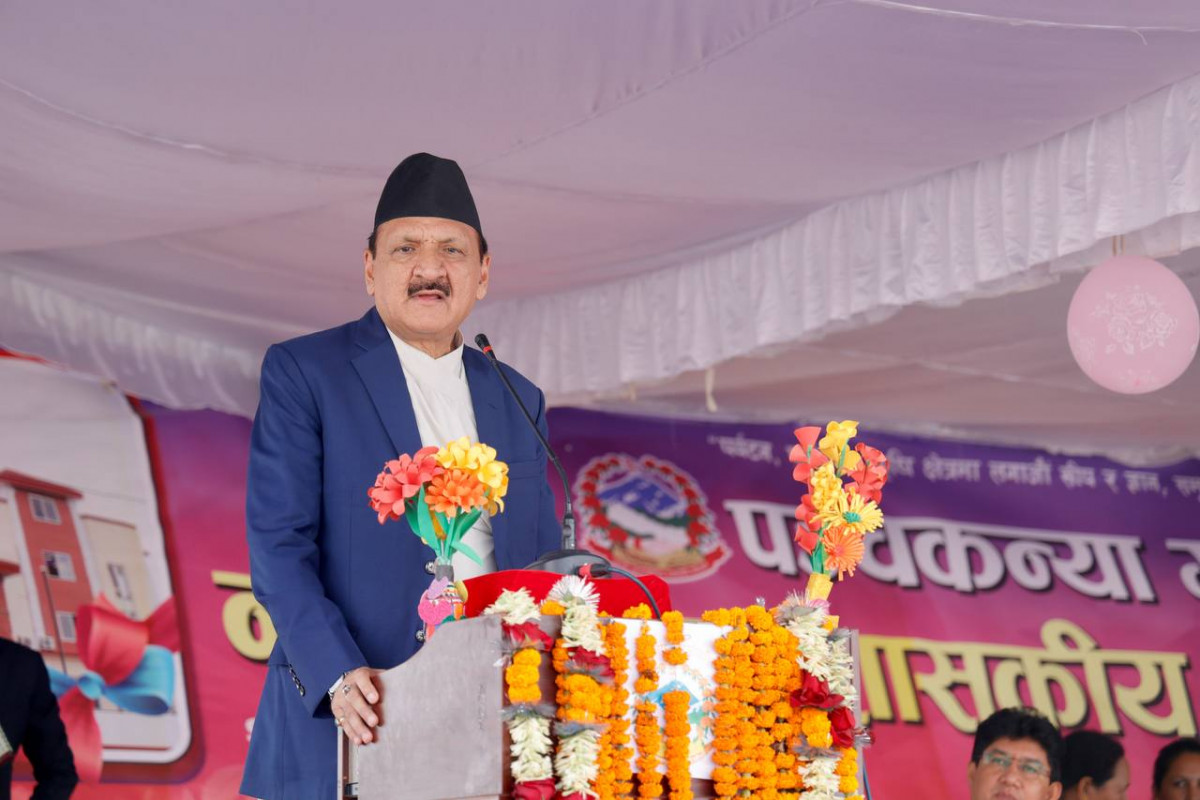 भन्सार छल्न सिट थप्ने चोरबाटो बन्द गर्न १० देखि १४ सिट सम्मको सवारीमा एउटै महसुल : महत