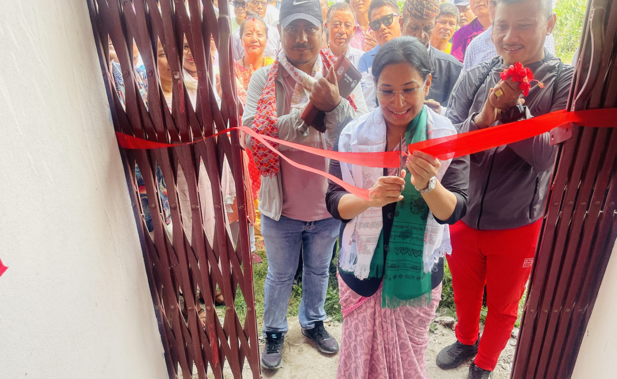 भरतपुर महानगर प्रमुख रेनु दाहालद्वारा स्वास्थ्य चौकीसहित ४ वटा भवनको उद्घाटन