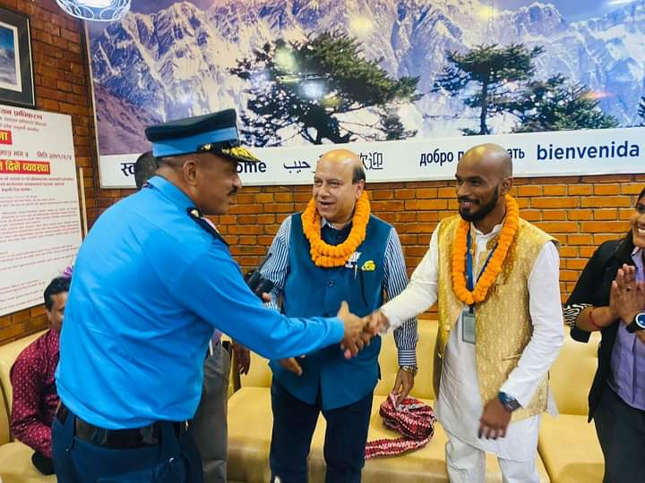 भाजपाका वरिष्ठ नेता डा. जाेली नेपाल भम्रणमा, सामाजिक अभियान्ता आलमले गरे स्वागत