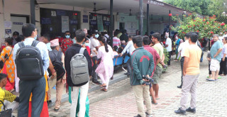 आँखा पाक्ने सङ्क्रमण फैलिएपछि भरतपुर आँखा अस्पतालमा  बिरामीको  भीड
