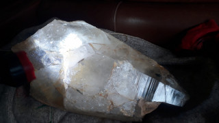 ‘क्वार्ज किष्टल’ गोरखा दरबार परिसरमा प्रतिस्थापन गर्ने निणर्य