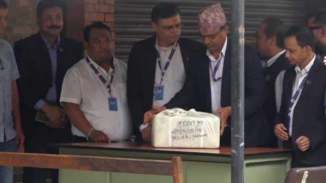 भन्सार क्षेत्रबाट बरामद क्विन्टल सुन गाल्ने प्रक्रिया सुरु