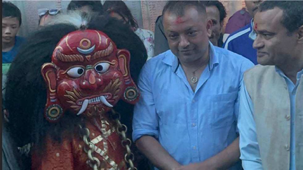लाखे नाच हेर्न मैतीदेवी मन्दिर पुगे गगन थापा