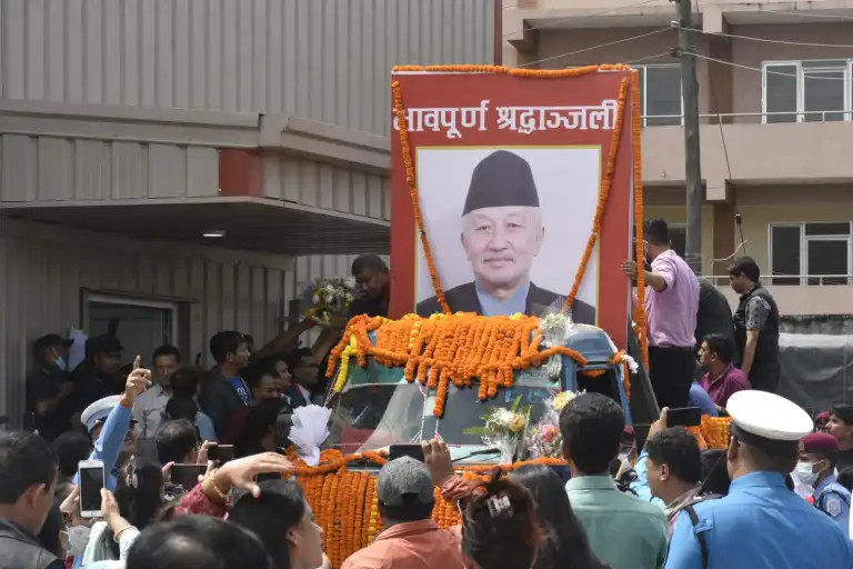 नेम्वाङको अन्त्येष्टिका लागि शवयात्रा 
