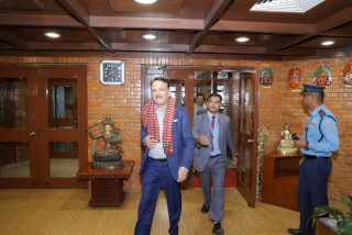 एसियाली पूर्वाधार लगानी बैंकको बैठकमा सहभागी भएर अर्थमन्त्री डा. महत स्वदेश फिर्ता