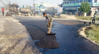 धनगढी-दिपायल द्रुतमार्ग कालोपत्र हुदैं