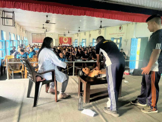 आत्मज्ञान प्रचार संघद्वारा प्रहरी शिक्षालय भरतपुरमा डा. पन्थीकाे जिबन बचाउने तालिम