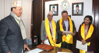 स्वास्थ्य बीमा बोर्डका नवनियुक्त अध्यक्ष तथा सदस्यहरुद्वारा सपथ ग्रहण