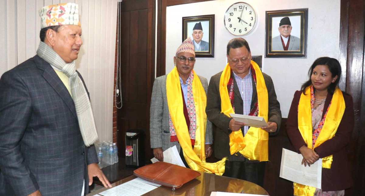 स्वास्थ्य बीमा बोर्डका नवनियुक्त अध्यक्ष तथा सदस्यहरुद्वारा सपथ ग्रहण