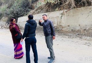राज्यमन्त्री चपाईद्वारा मध्यपहाडी राजमार्गको अनुगमन
