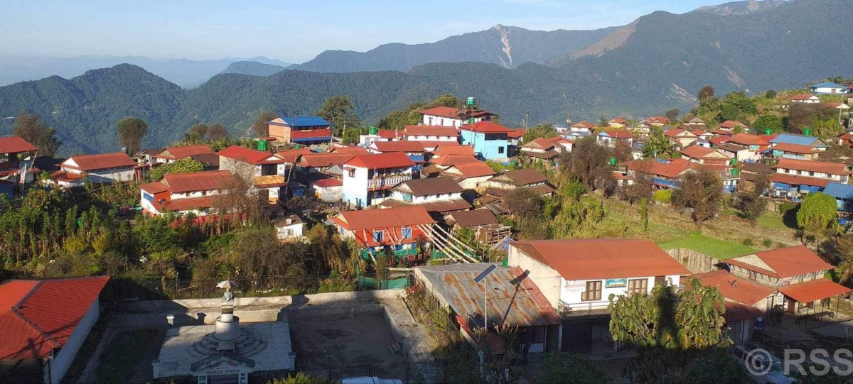 दैनिक तीन-चार सय पर्यटकको घलेगाउँमा आगमन, घरबास भरिभराउ