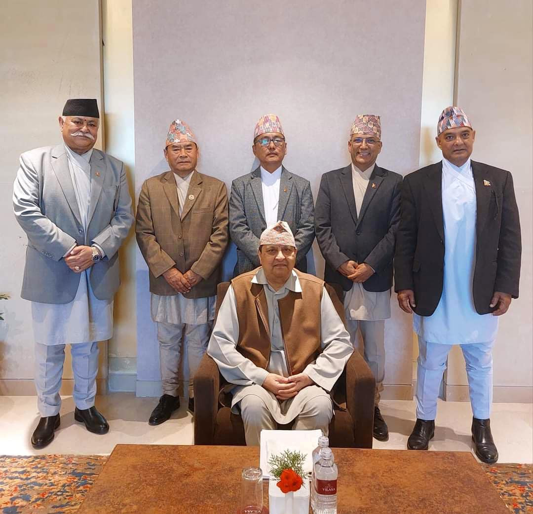 पूर्वराजा ज्ञानेन्द्र शाह देश दौडाहामा सक्रिय