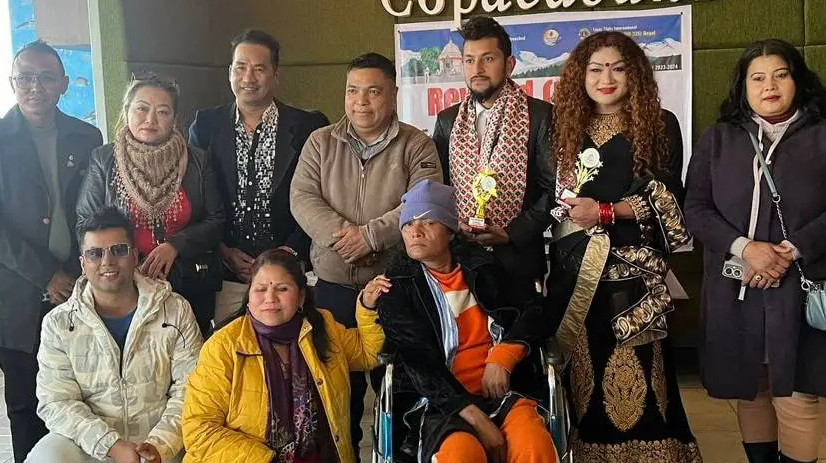  पहिलो पटक नेपालमा समलिंगी विवाह गर्ने जोडीलाई सम्मान