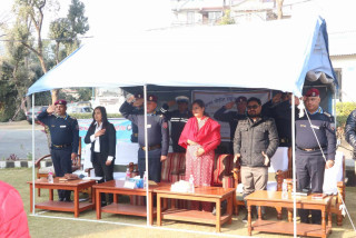 गण्डकी प्रदेश प्रमुख प्रहरी नायब महानिरीक्षकबाट भूकम्प राहत हस्तान्तरण