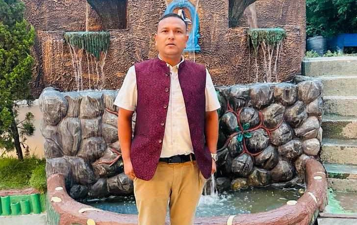 सिन्धुपाल्चोक उद्योग वाणिज्य संघमा उपाध्यक्षका आकांक्षी इन्द्र राउत
