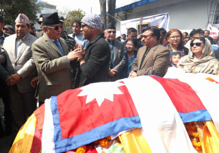 स्वर्गिय आचार्यको उपचार गर्दा भएको खर्चमा सरकारले आवश्यक सहयोग गर्छ : प्रधानमन्त्री