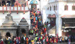 महाशिवरात्रिमा पशुपतिनाथ सहित देशभरका शिवालयमा दर्शनार्थीको घुइँचो