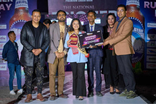द नेशनल डिजाईनर रनवेको उपाधी अस्मिता श्रेष्ठलाई 