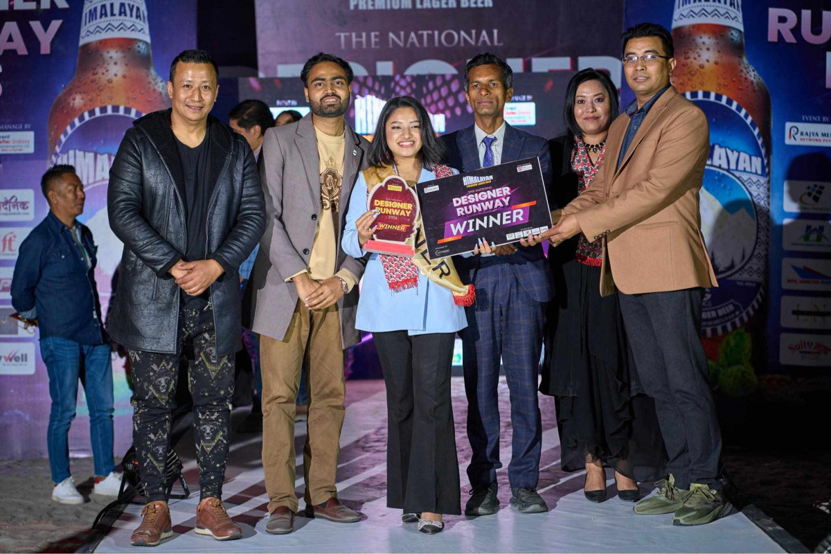 द नेशनल डिजाईनर रनवेको उपाधी अस्मिता श्रेष्ठलाई 