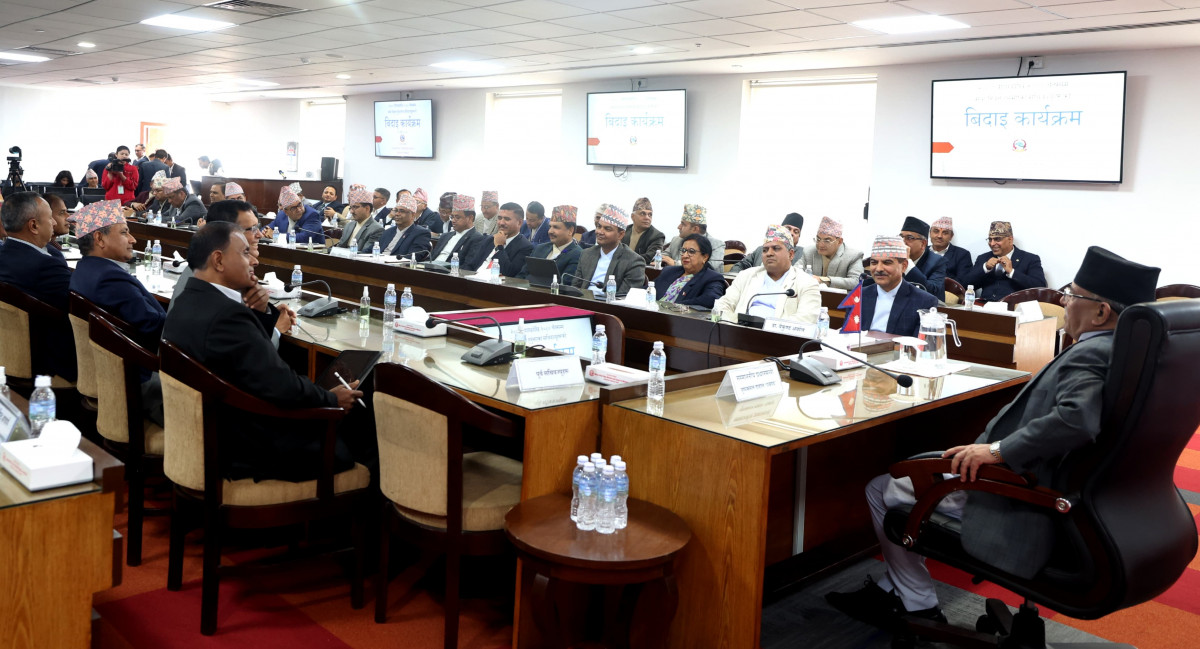 नियत सफा राखेर काम गर्नुस्, कुनै समस्या आए म छु : प्रधानमन्त्री प्रचण्ड