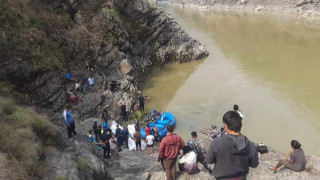 त्रिशूली नदीमा ट्याक्सी खस्दा बेपत्ता युवक मृत भेटिए