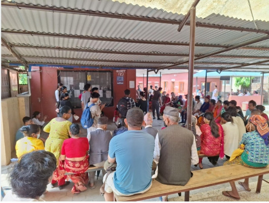 राष्ट्रिय परिचयपत्र बनाउन सास्ती, बिहान ६ बजेदेखि लाइनमा बस्नुपर्ने सेवाग्राहीको बाध्यता