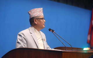 भ्रष्टाचार नियन्त्रण गर्न सरकारले ५०० र हजारका नोटमा तत्काल प्रतिबन्ध लगाउनुपर्छ : सांसद गुरुङ