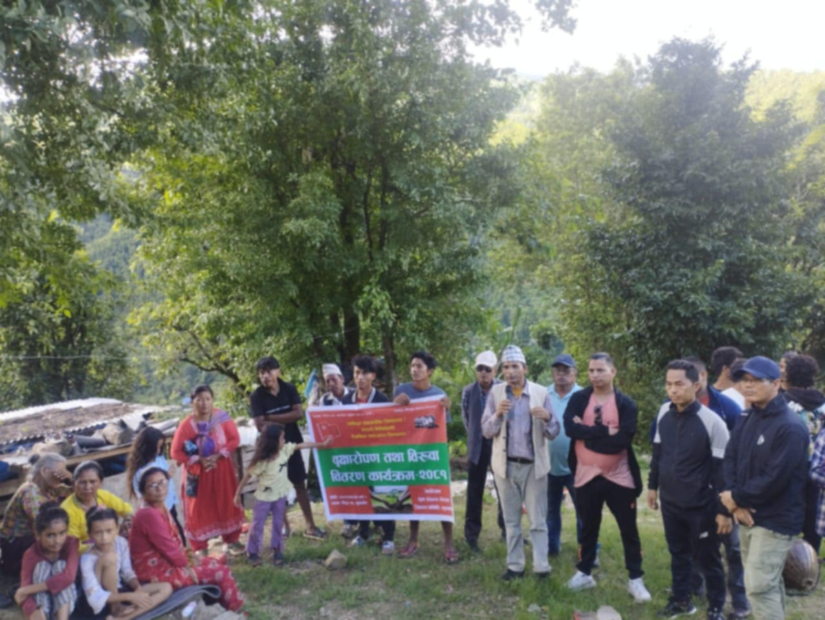 युवा संगठन नेपालद्वारा नुवाकोटमा वृक्षारोपण किसानलाई निःशुल्क बिरुवा वितरण