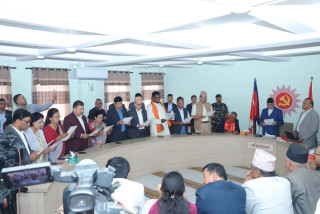 एमाले उपाध्यक्षसहित मनोनीत केन्द्रीय सदस्यहरूले लिए शपथ
