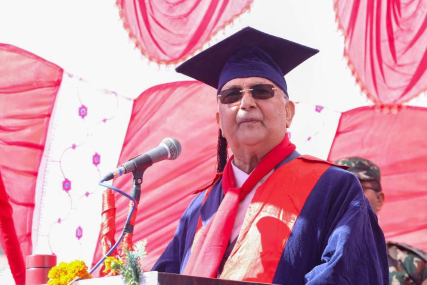 प्रधानमन्त्री ओली कर्णाली स्वास्थ्य विज्ञान प्रतिष्ठानको प्रथम दीक्षान्त समारोहमा सहभागी