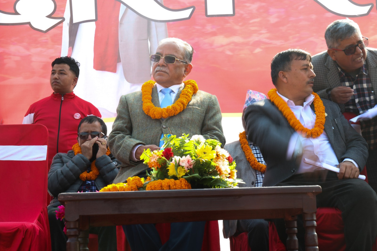सरकारले गलत गतिविधि नसच्याए सशक्त प्रतिवाद गर्छौं: प्रचण्ड