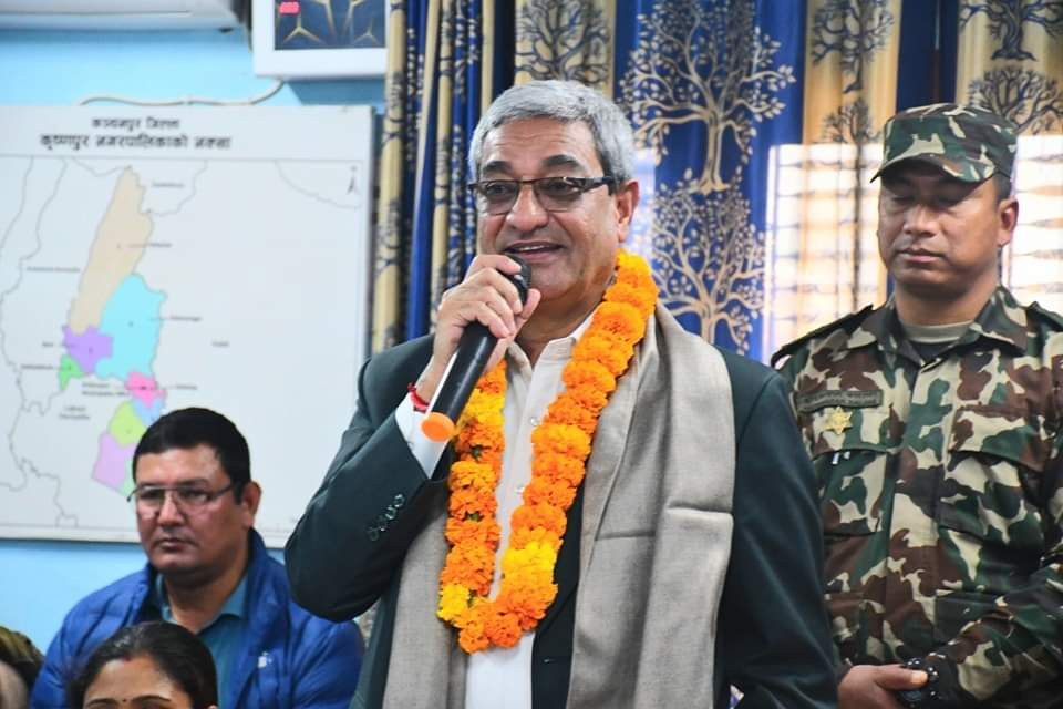सबै दलको सहकार्यमा संविधान संशोधन हुन्छ : गृहमन्त्री लेखक