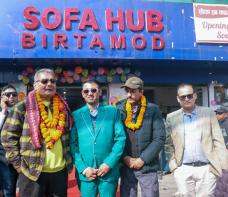 सोफा हब  काठमाडौंको आठौँ शाखा बिर्तामोड, दुर्गा प्रसाईले गरे उदघाटन