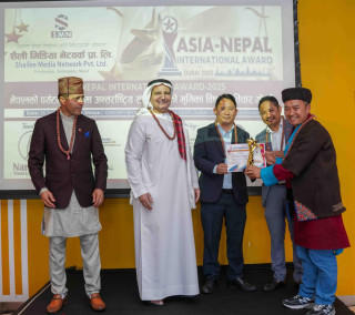 आमाछोदिङ्मो गाउँपालिकाका  सुचना अधिकारी छेवाङ दोर्जे तामाङ सम्मानित