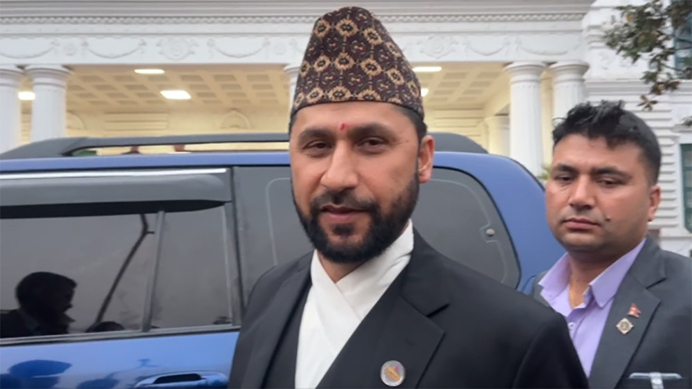 हाजिर भए रवि चितवन अदालतमा 