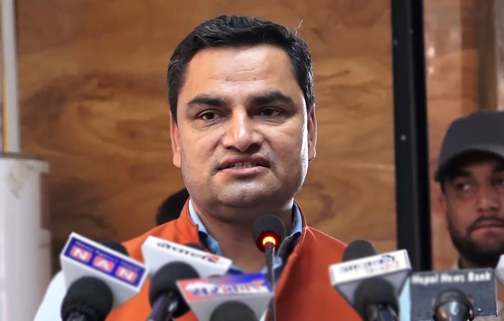 कम्युनिष्टले कांग्रेस विचार आत्मासाथ गर्दै छन् : मन्त्री पौडेल