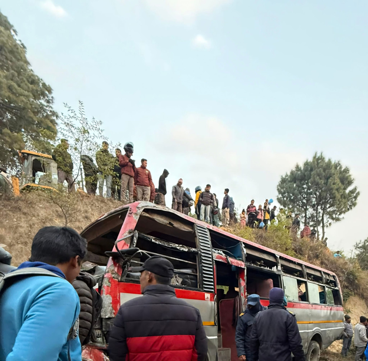 शंकरापुर, काठमाडौंमा स्कूल बस दुर्घटना, ४० भन्दा बढी विद्यार्थी घाइते